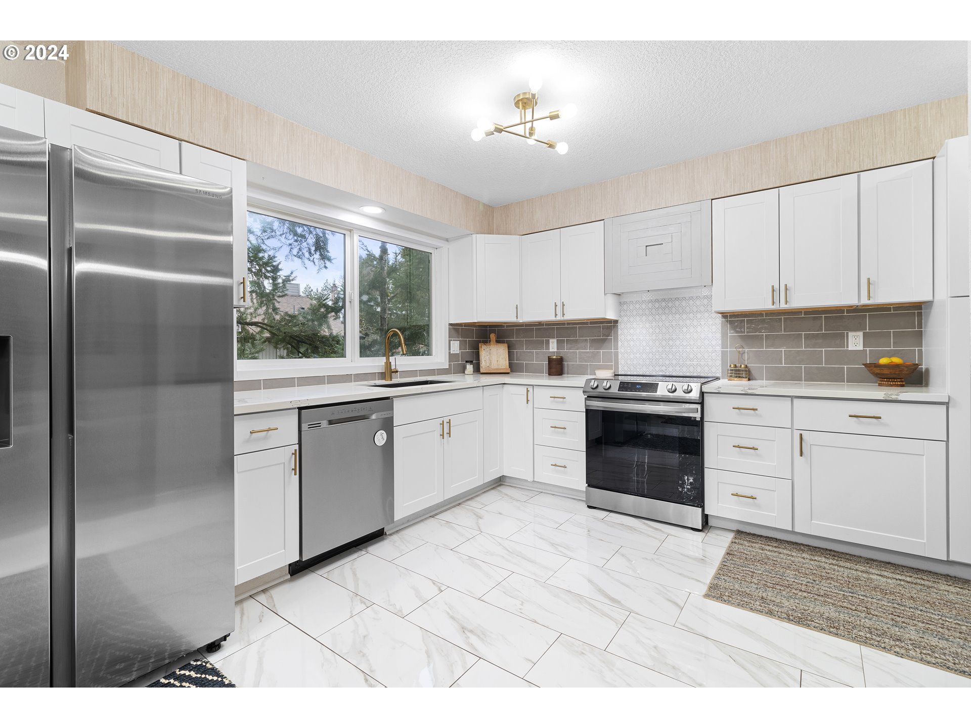 3121 Southwest Orchard Place Gresham, OR 97080 - Photo 15 of 48 Kitchen