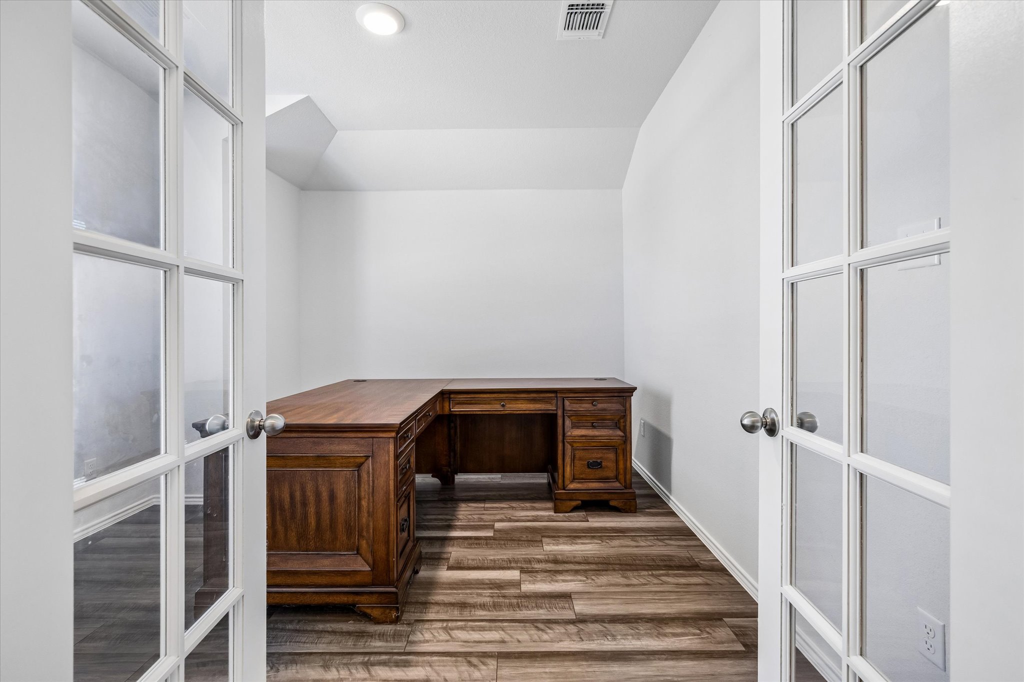 168 Onna Street Taylor, TX 76574 - Photo 5 of 30 a view of entryway