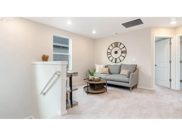 $454,995 | 372 Greencrest Street Northeast, Salem, OR 97301