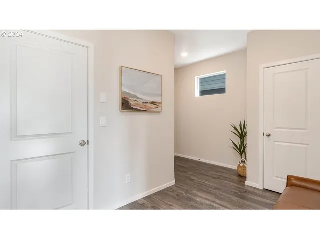 $454,995 | 372 Greencrest Street Northeast, Salem, OR 97301