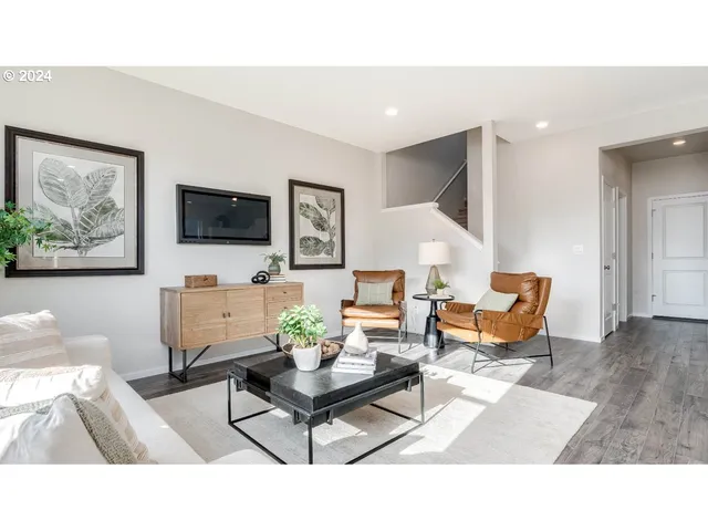 $454,995 | 372 Greencrest Street Northeast, Salem, OR 97301