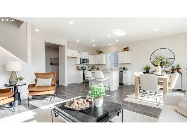 $454,995 | 372 Greencrest Street Northeast, Salem, OR 97301