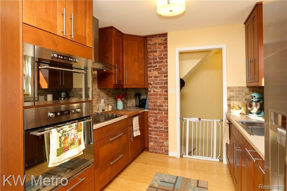 1220 Cambridge Road Berkley, MI 48072 - Photo 9 of 30 Cambridge-11.jpg
