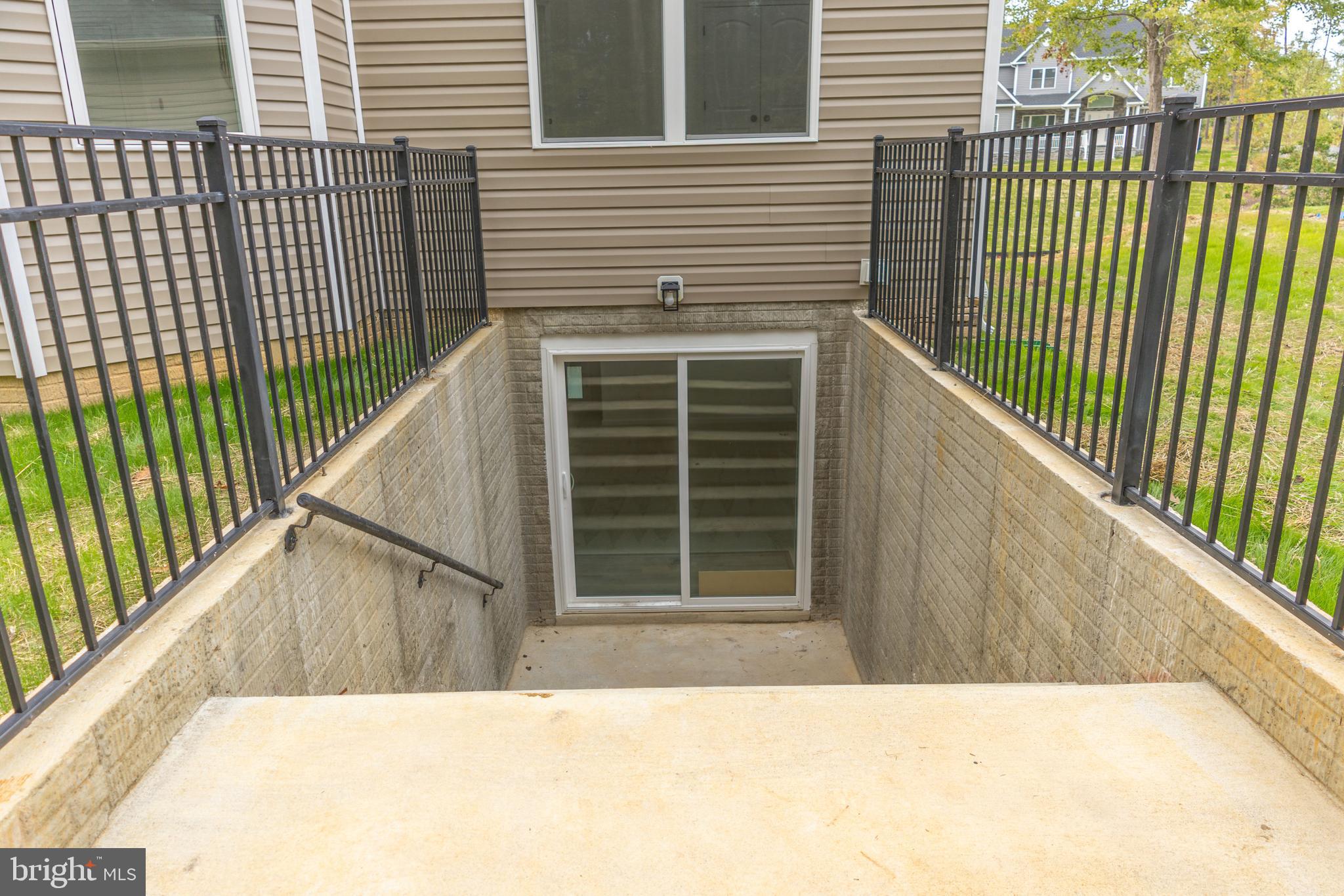 10401 Laurel Ridge Way Fredericksburg, VA 22408 - Photo 48 of 49 a view of a balcony with a window