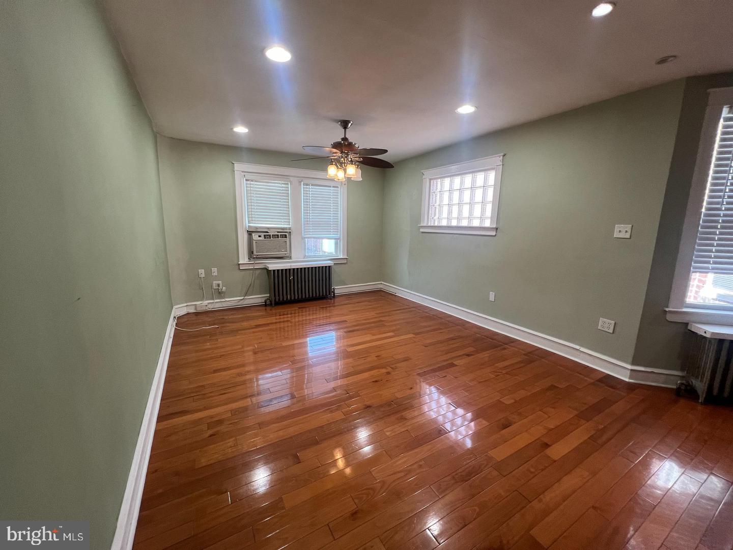 3204 Fanshawe Street Philadelphia, PA 19149 - Photo 2 of 18