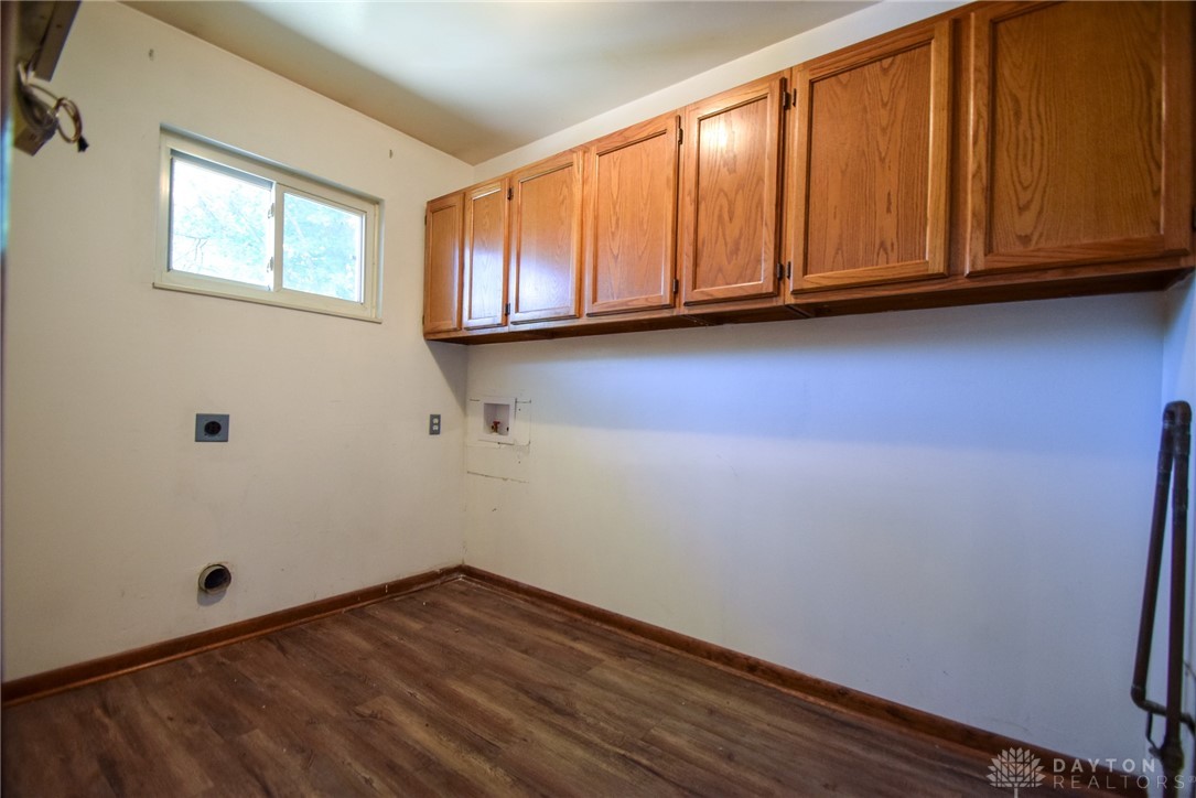 4675 Old Salem Road Englewood, OH 45322 - Photo 27 of 33 Laundry room
