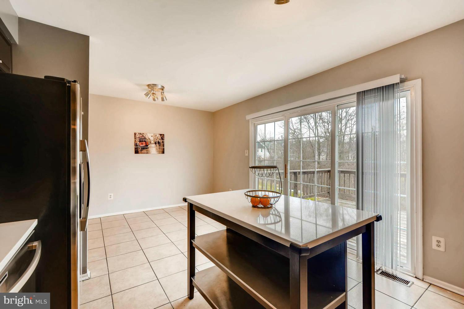 3946 Forest Valley Road Baltimore, MD 21234 - Photo 11 of 26 Kitchen