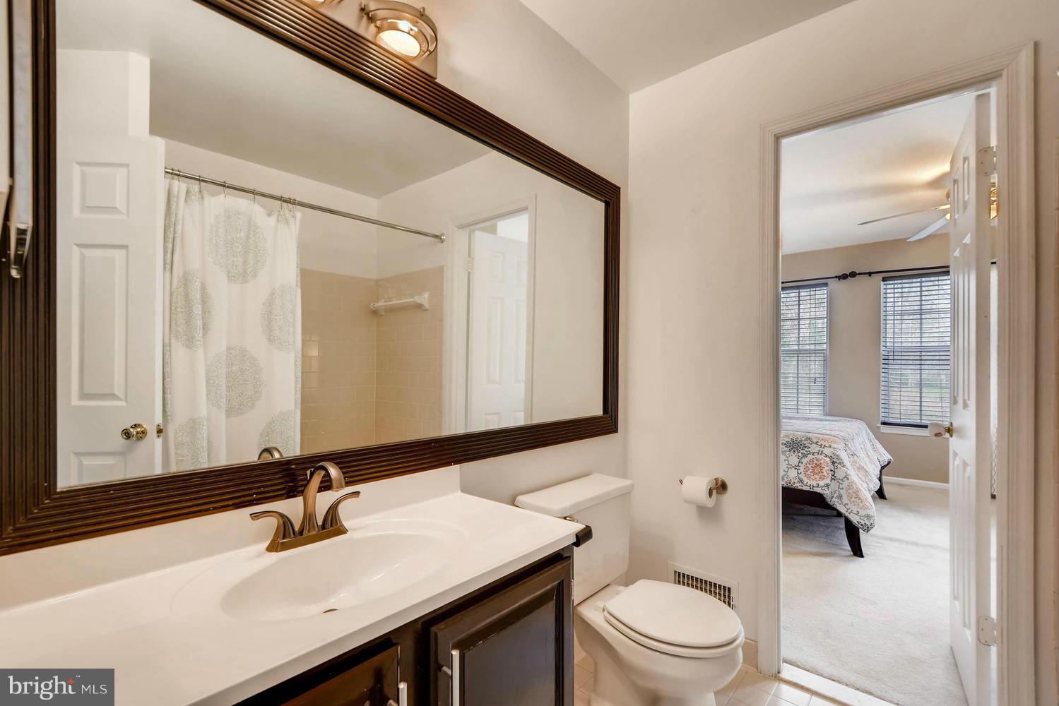 3946 Forest Valley Road Baltimore, MD 21234 - Photo 15 of 26 Bath (Master)