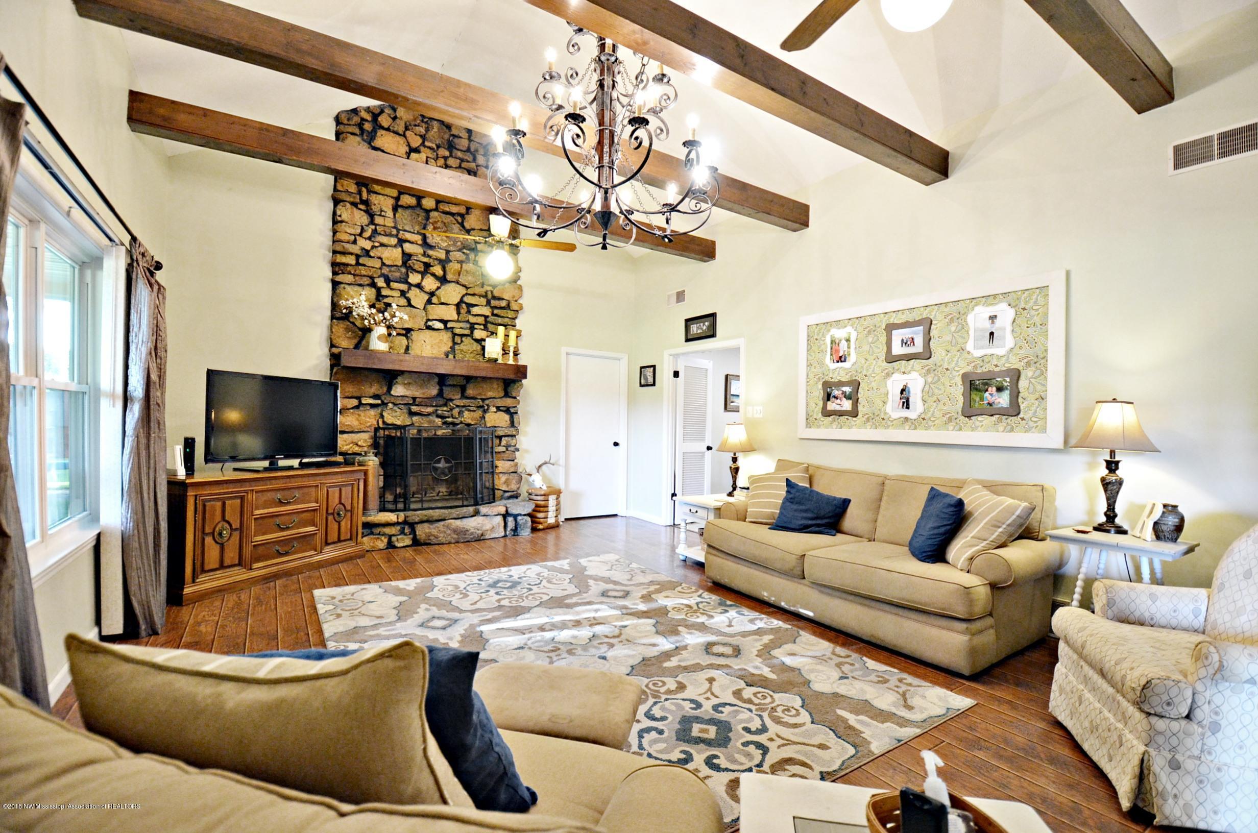 1100 Fogg Road North Nesbit, MS 38651 - Photo 6 of 30 Great Room