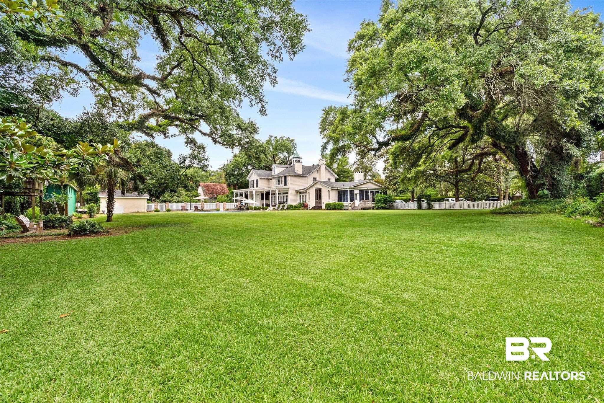 2205 Spring Hill Avenue Mobile, AL 36607 - Photo 40 of 59 View of yard
