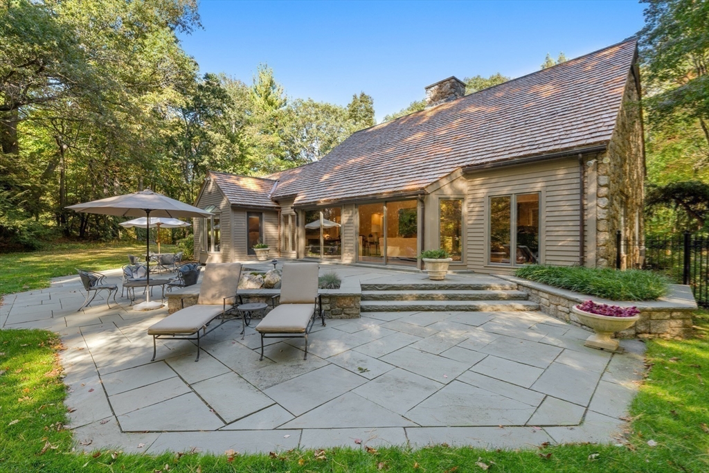 24 Trailside Road Weston, MA 02493 - Photo 9 of 31
