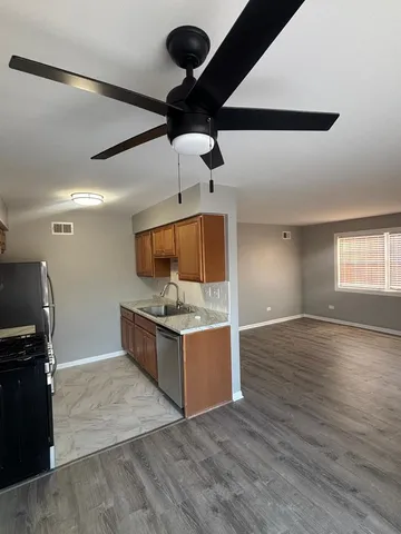 $2,000 | 544 Wynn Court, Unit 544, Wheeling, IL 60090