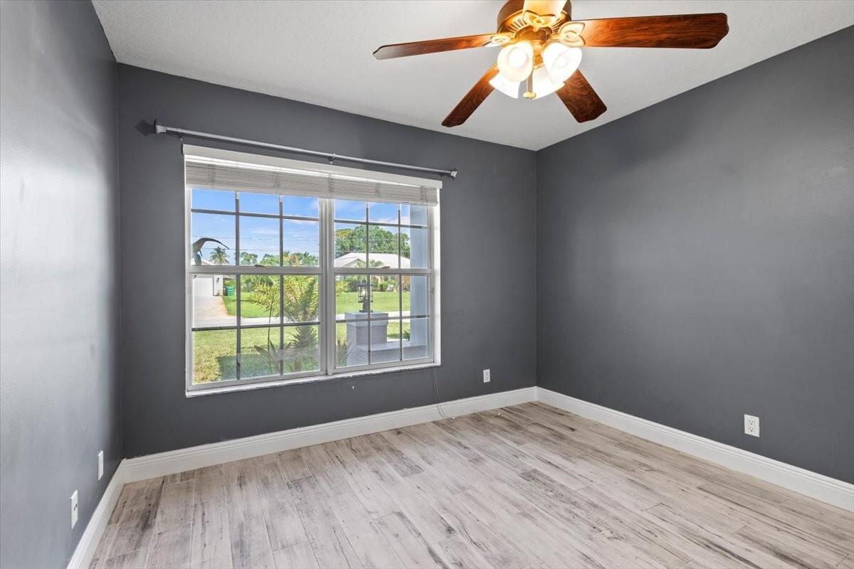 515 Southeast Cliff Road Port St. Lucie, FL 34984 - Photo 27 of 70 515-SE-Cliff-Rd-0012