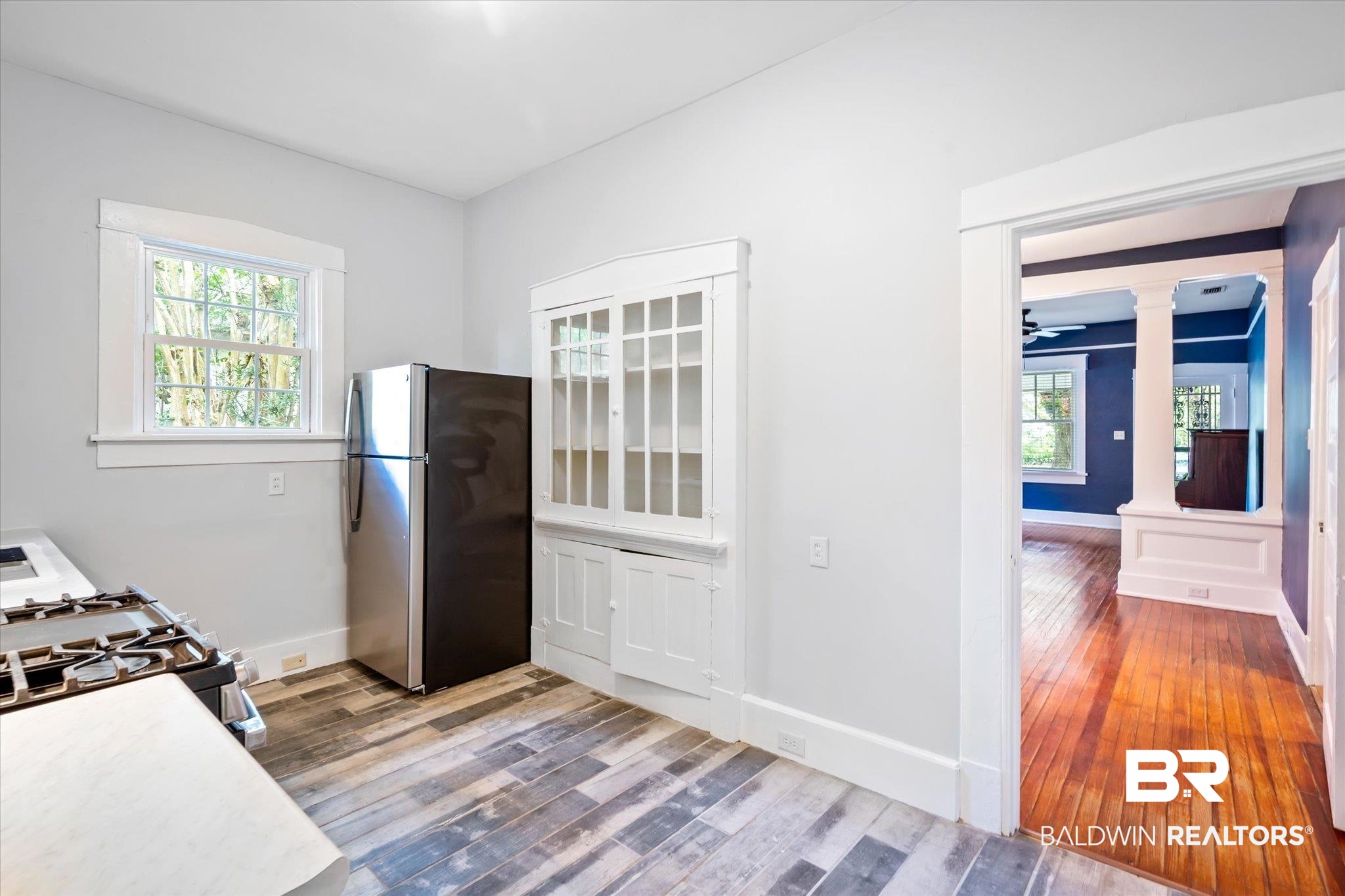 2561 Spring Hill Avenue Mobile, AL 36607 - Photo 9 of 23