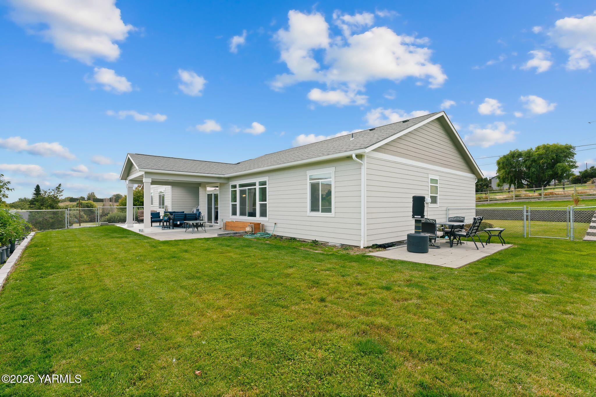 11007 Summitview Ext Road Yakima, WA 98908 - Photo 31 of 44 Back of home