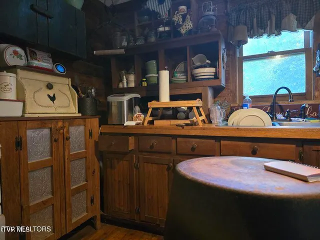 $524,800 | 170 Parker Road, Eidson, TN 37731