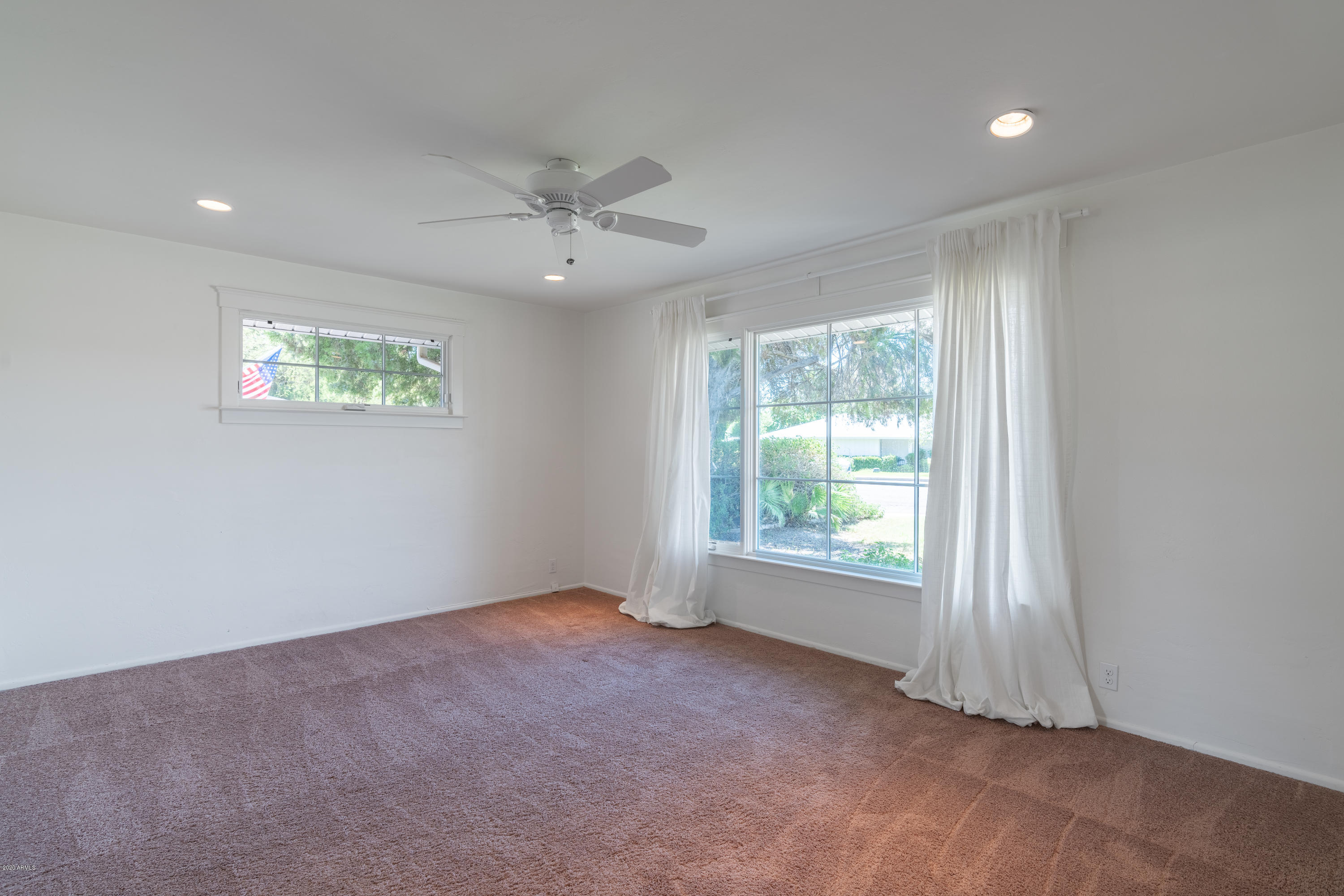 4602 East Cheery Lynn Road Phoenix, AZ 85018 - Photo 11 of 20 Master Bedroom