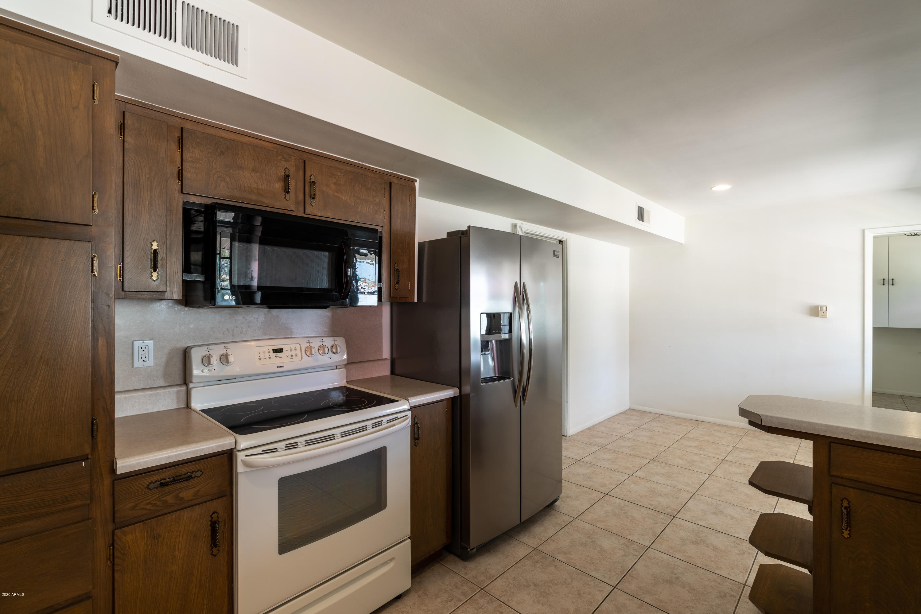 4602 East Cheery Lynn Road Phoenix, AZ 85018 - Photo 10 of 20 Kitchen