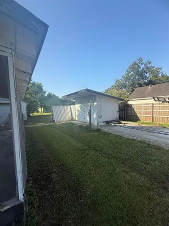 $70,000 | 730 West Lee Street, Sour Lake, TX 77659