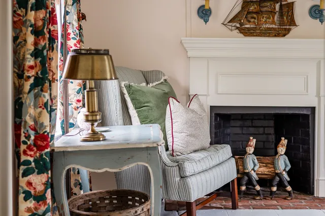 $2,595,000 | 10 Centre Street, Nantucket, MA 02554