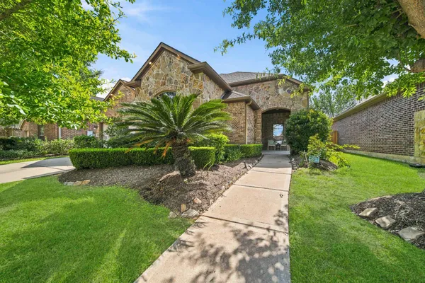 $3,100 | 2206 Ascot Lane, Sugar Land, TX 77479