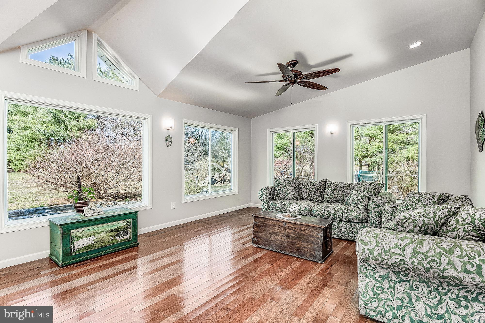11912 Hall Shop Road Clarksville, MD 21029 - Photo 18 of 50 Sunroom with Vaulted Ceilings