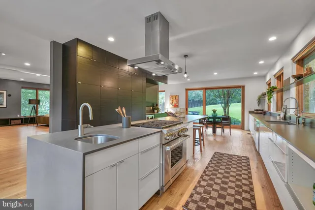 $2,450,000 | 4844 Yorktown Boulevard, Arlington, VA 22207