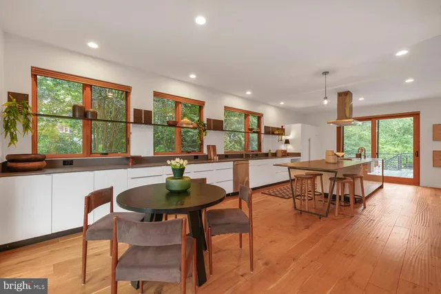 $2,450,000 | 4844 Yorktown Boulevard, Arlington, VA 22207