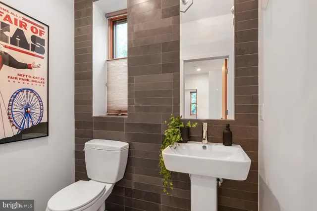 $2,450,000 | 4844 Yorktown Boulevard, Arlington, VA 22207