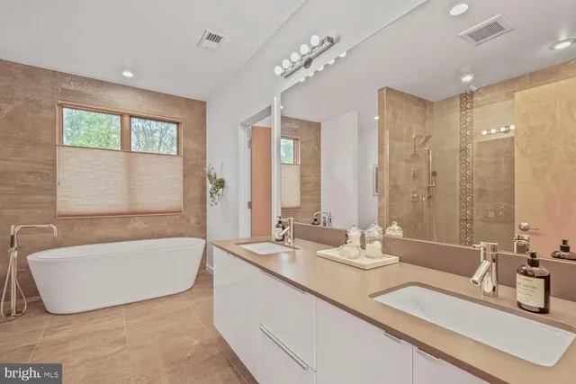 $2,450,000 | 4844 Yorktown Boulevard, Arlington, VA 22207