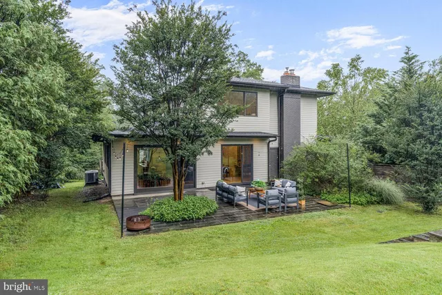 $2,450,000 | 4844 Yorktown Boulevard, Arlington, VA 22207