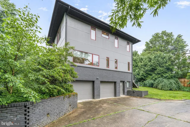 $2,450,000 | 4844 Yorktown Boulevard, Arlington, VA 22207