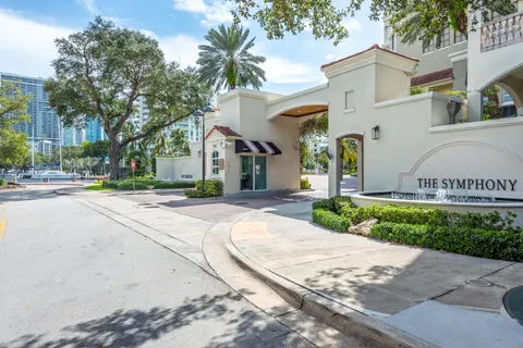 $499,900 | 600 West Las Olas Boulevard, Unit 1501S, Fort Lauderdale, FL 33312