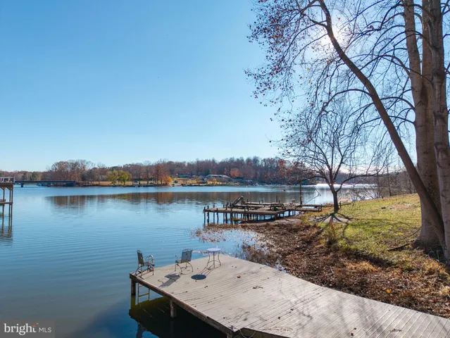 a view of a lake with houses