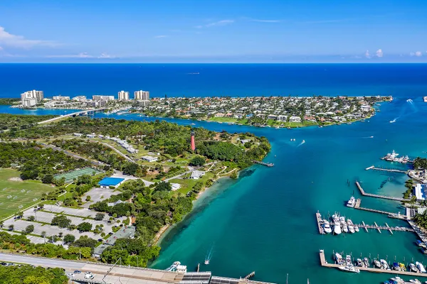 $2,700 | 225 South Beach Road, Unit 401, Tequesta, FL 33469