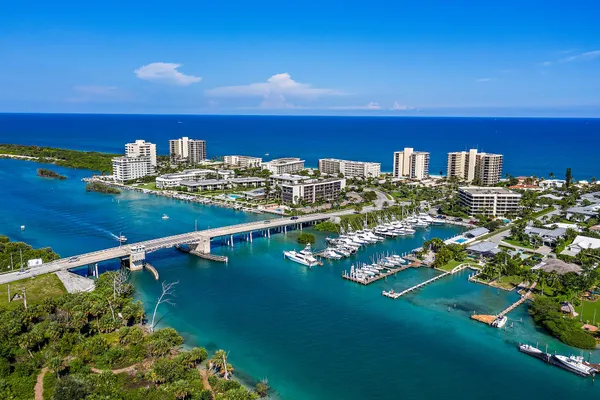 $2,700 | 225 South Beach Road, Unit 401, Tequesta, FL 33469