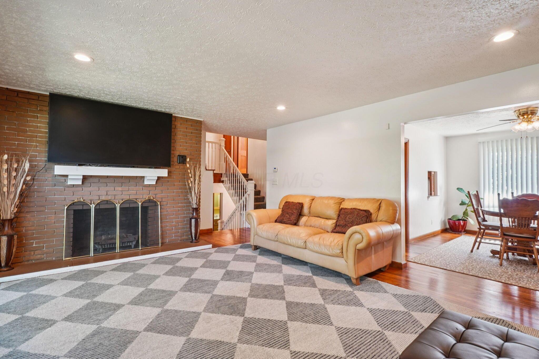 4575 Walburn Road Columbus, OH 43232 - Photo 9 of 61 24-web-or-mls-4575-walburn-rd