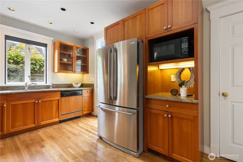 $1,100,000 | 2202 East John Street, Seattle, WA 98112