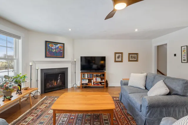 $829,000 | 69 Main Street, Unit G, Exeter, NH 03833