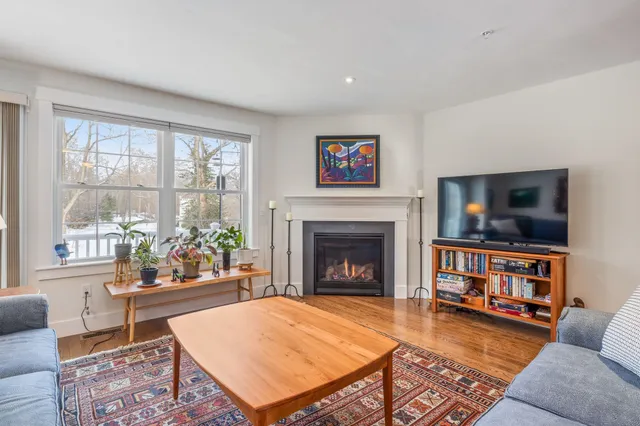 $829,000 | 69 Main Street, Unit G, Exeter, NH 03833