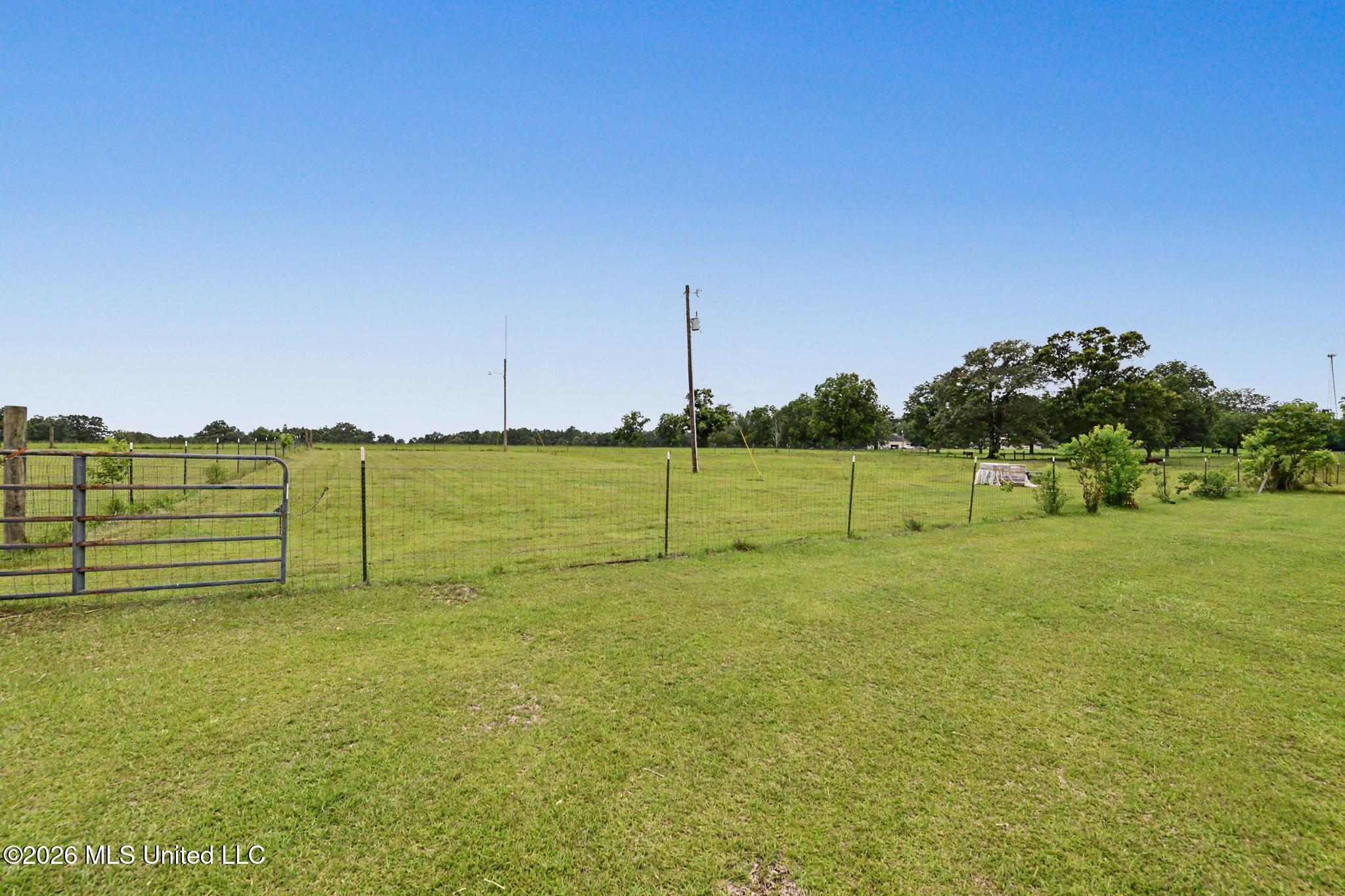 22361 Ira Johnson Road Saucier, MS 39574 - Photo 4 of 28 004