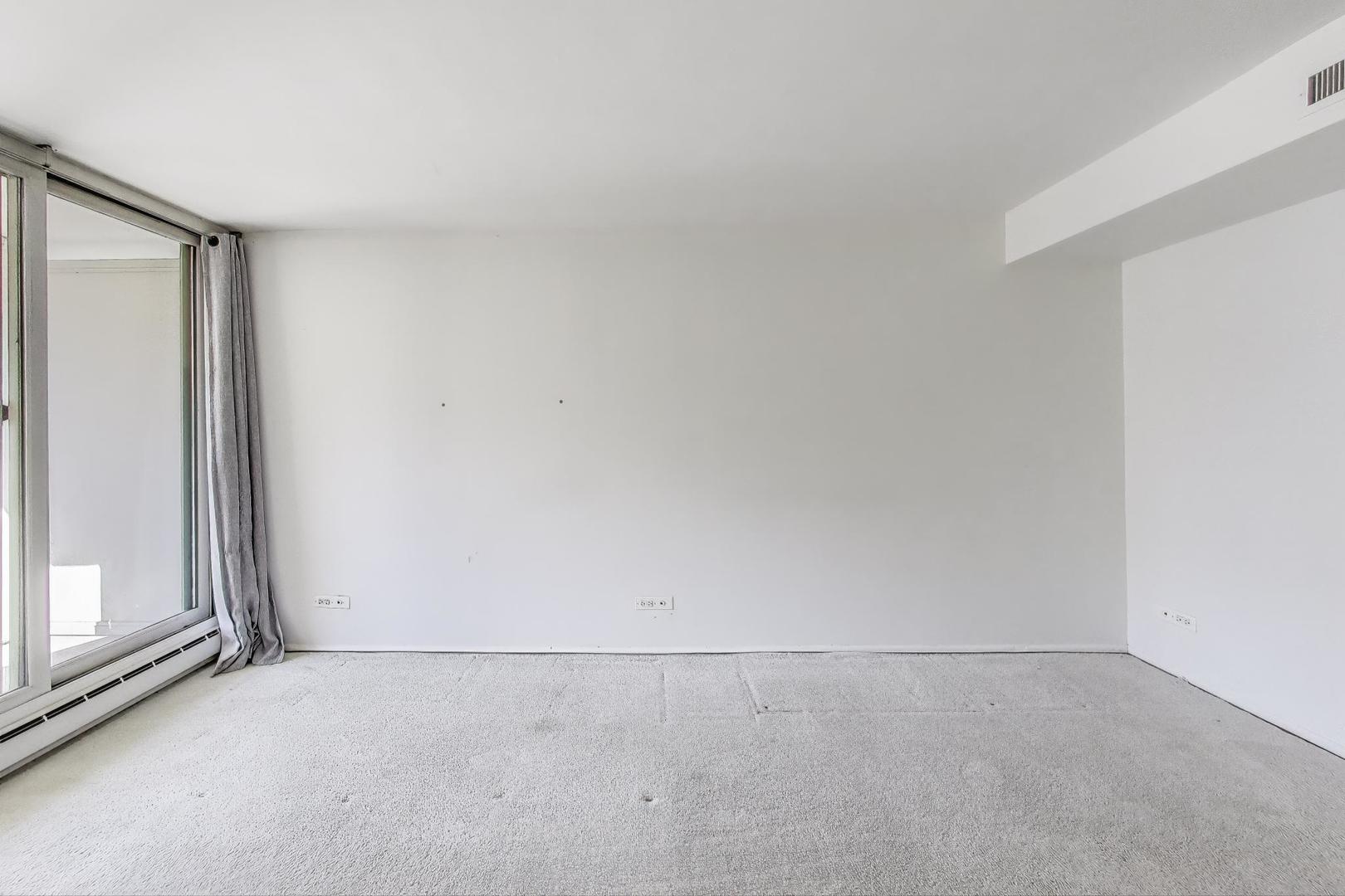 201 East Chestnut Street, Unit 19F Chicago, IL 60611 - Photo 13 of 36 a view of an empty room