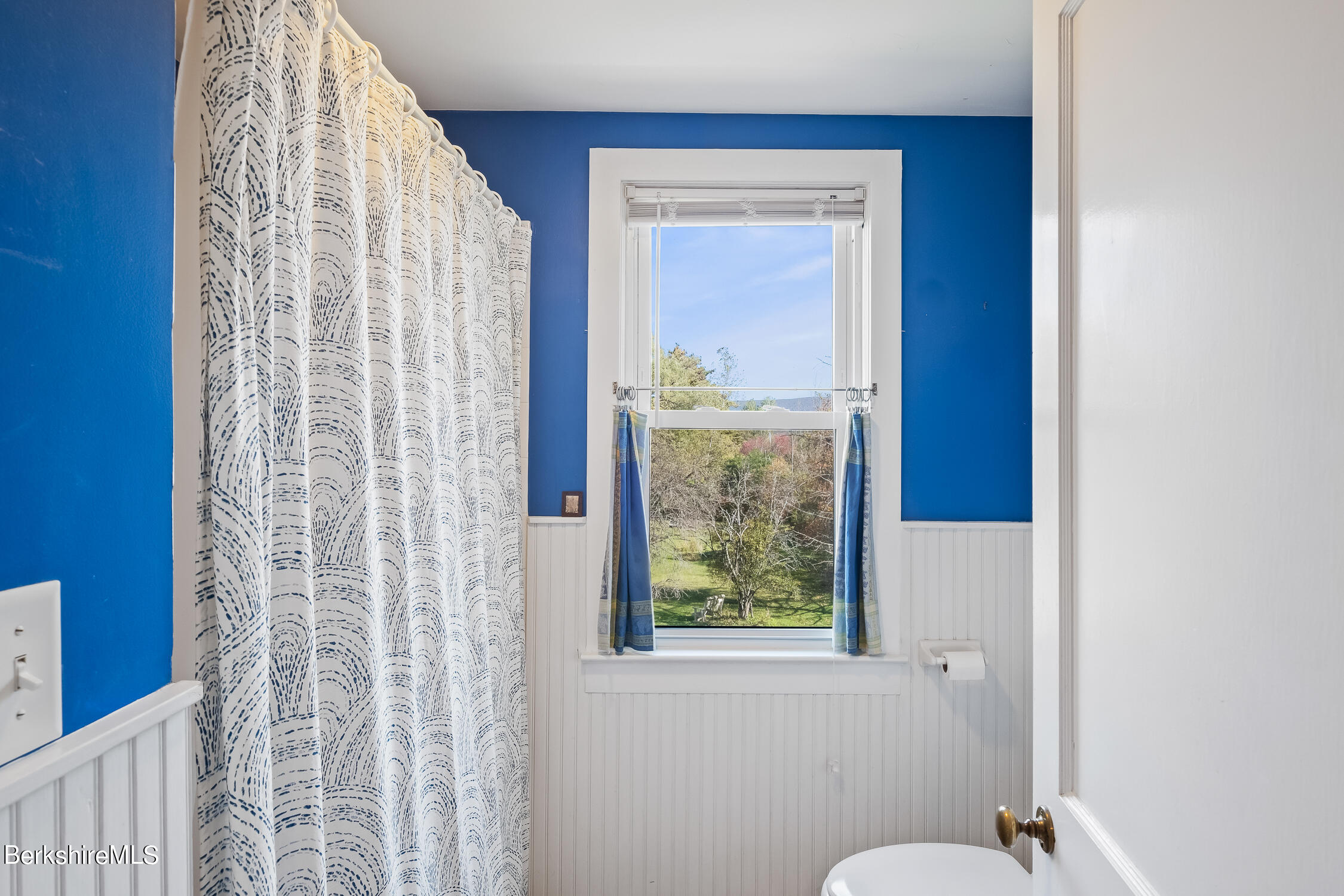 186 Stratton Road Williamstown, MA 01267 - Photo 23 of 33 a bathroom with a toilet and a shower