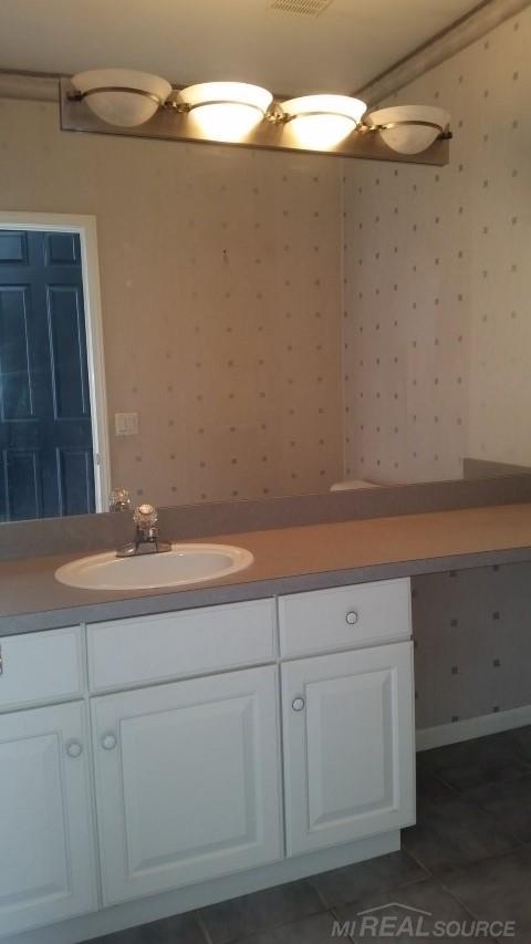 1267 Putnam Circle Rochester, MI 48307 - Photo 21 of 45 31276861-21.JPG