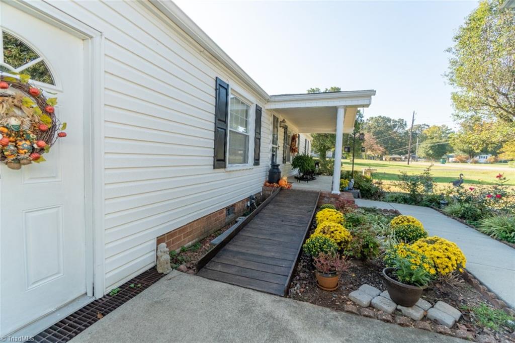 191 Roberts Road Eden, NC 27288 - Photo 4 of 27 Gallery Image 4