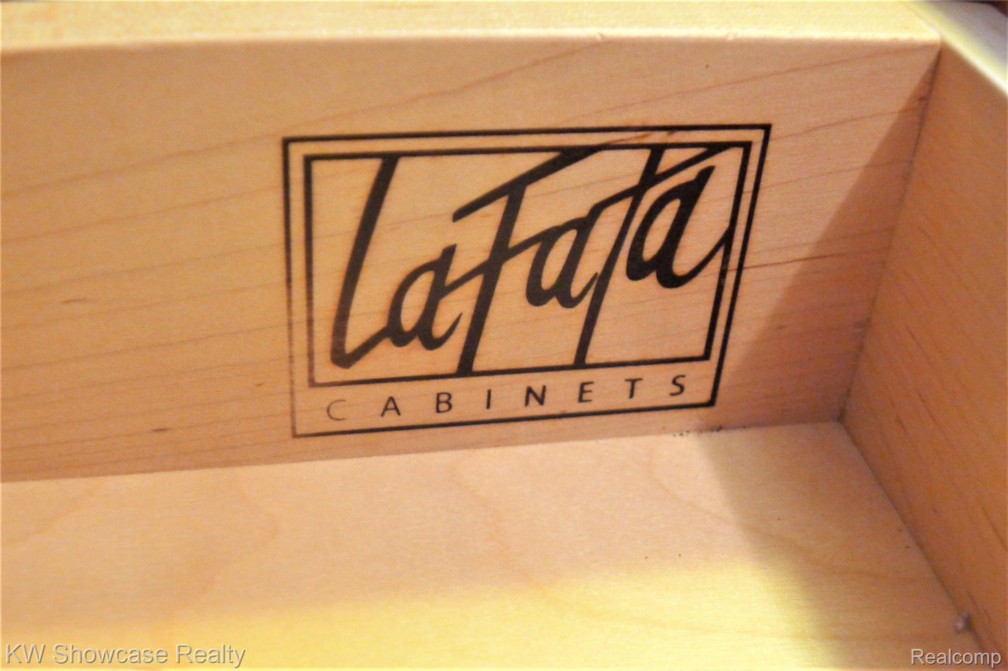 34264 Greentrees Road Sterling Heights, MI 48312 - Photo 12 of 42 Quality Lafata Cabinets