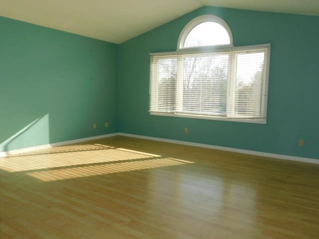 524 Triton Avenue Rockford, IL 61107 - Photo 8 of 18 a room with a window