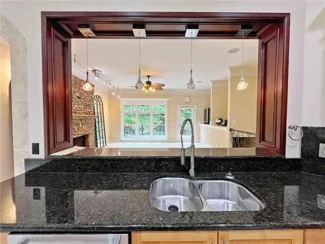 $1,290,000 | 6709 Wooded Cove Court, Flowery Branch, GA 30542