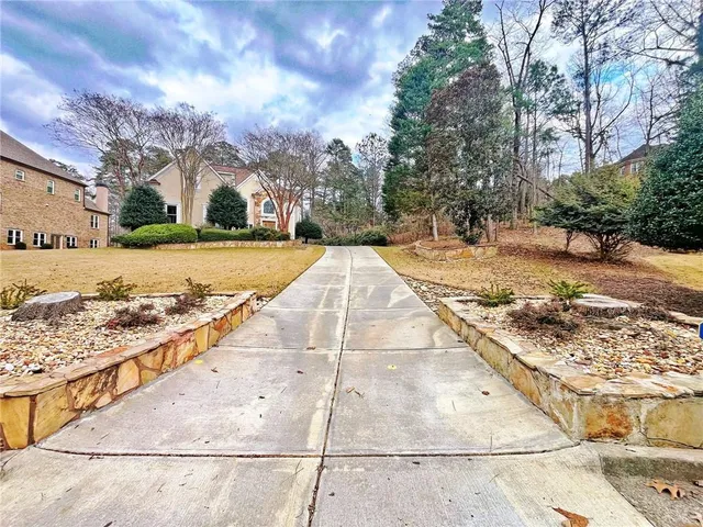 $1,290,000 | 6709 Wooded Cove Court, Flowery Branch, GA 30542