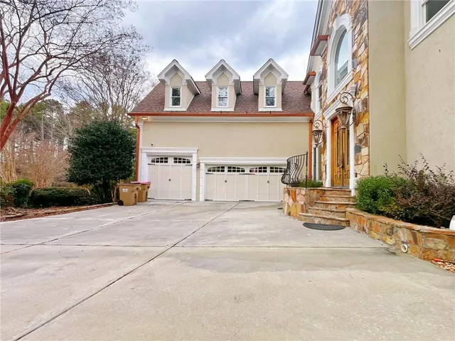 $1,290,000 | 6709 Wooded Cove Court, Flowery Branch, GA 30542